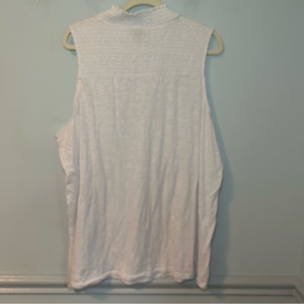 Torrid White Heritage Slub Smocked Yoke Henley Tank Size 3X - Picture 4 of 9